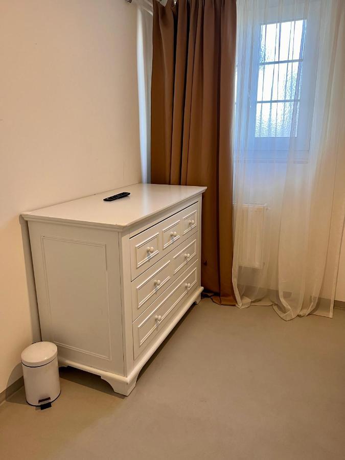 Budget Room Free Parking Праттельн Экстерьер фото