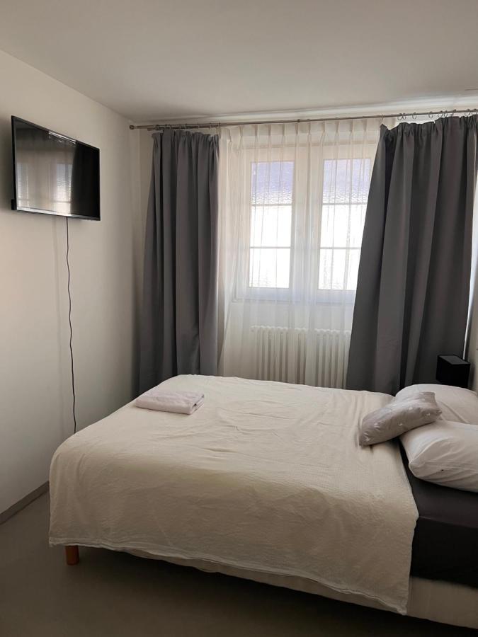 Budget Room Free Parking Праттельн Экстерьер фото